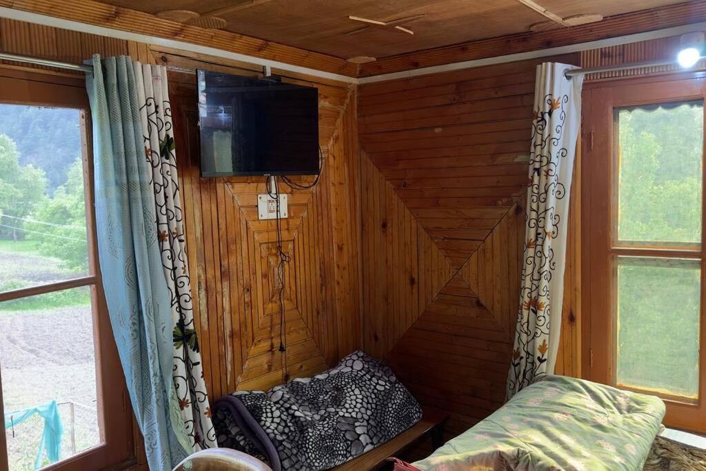 Hill Farm stay Pahalgam